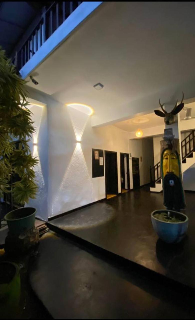 Pearl Villa Rooms And Hostel Unawatuna Buitenkant foto