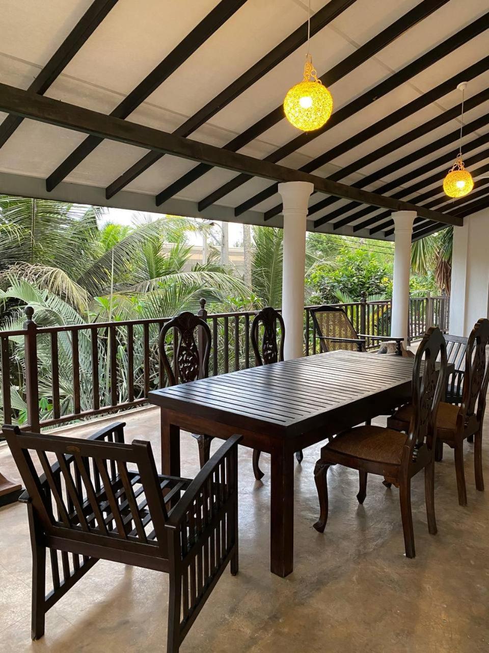 Pearl Villa Rooms And Hostel Unawatuna Buitenkant foto