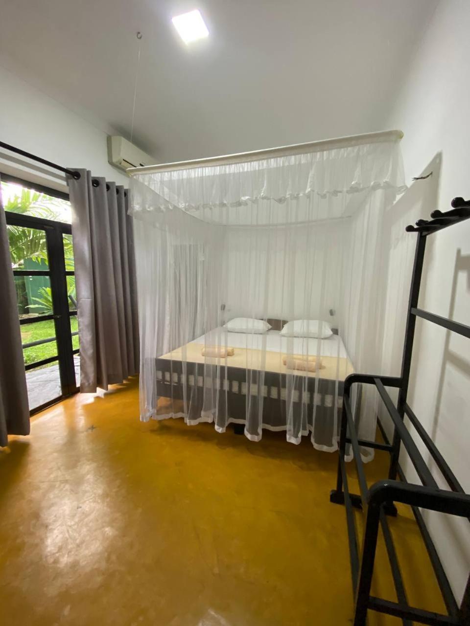Pearl Villa Rooms And Hostel Unawatuna Buitenkant foto