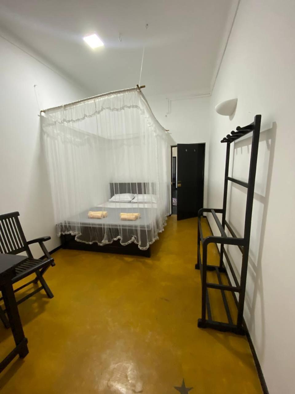 Pearl Villa Rooms And Hostel Unawatuna Buitenkant foto