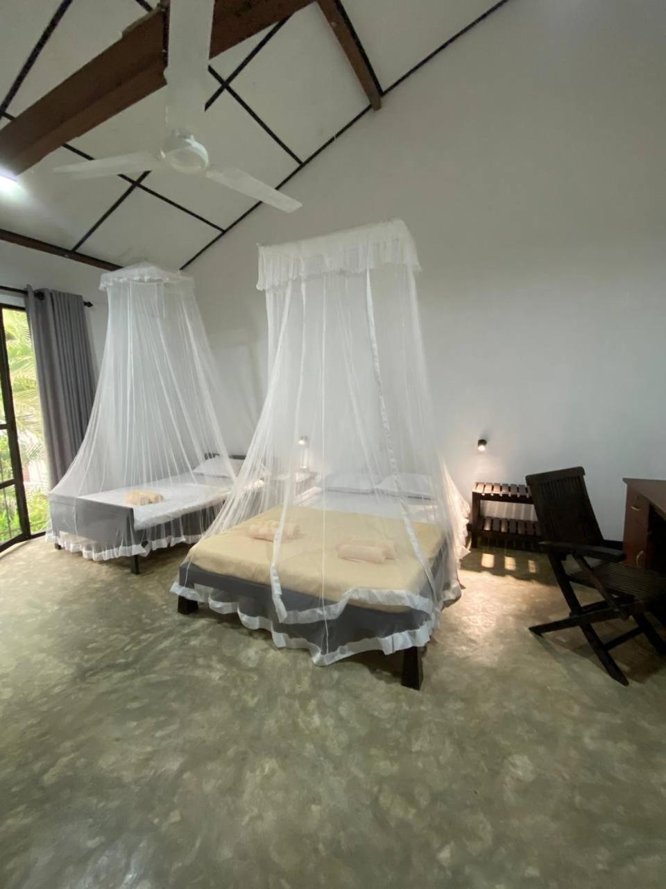 Pearl Villa Rooms And Hostel Unawatuna Buitenkant foto