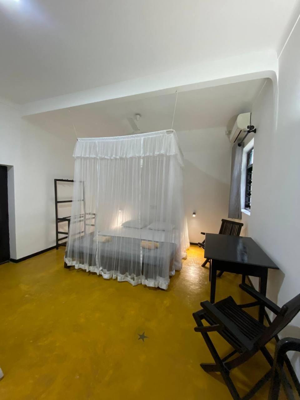 Pearl Villa Rooms And Hostel Unawatuna Buitenkant foto