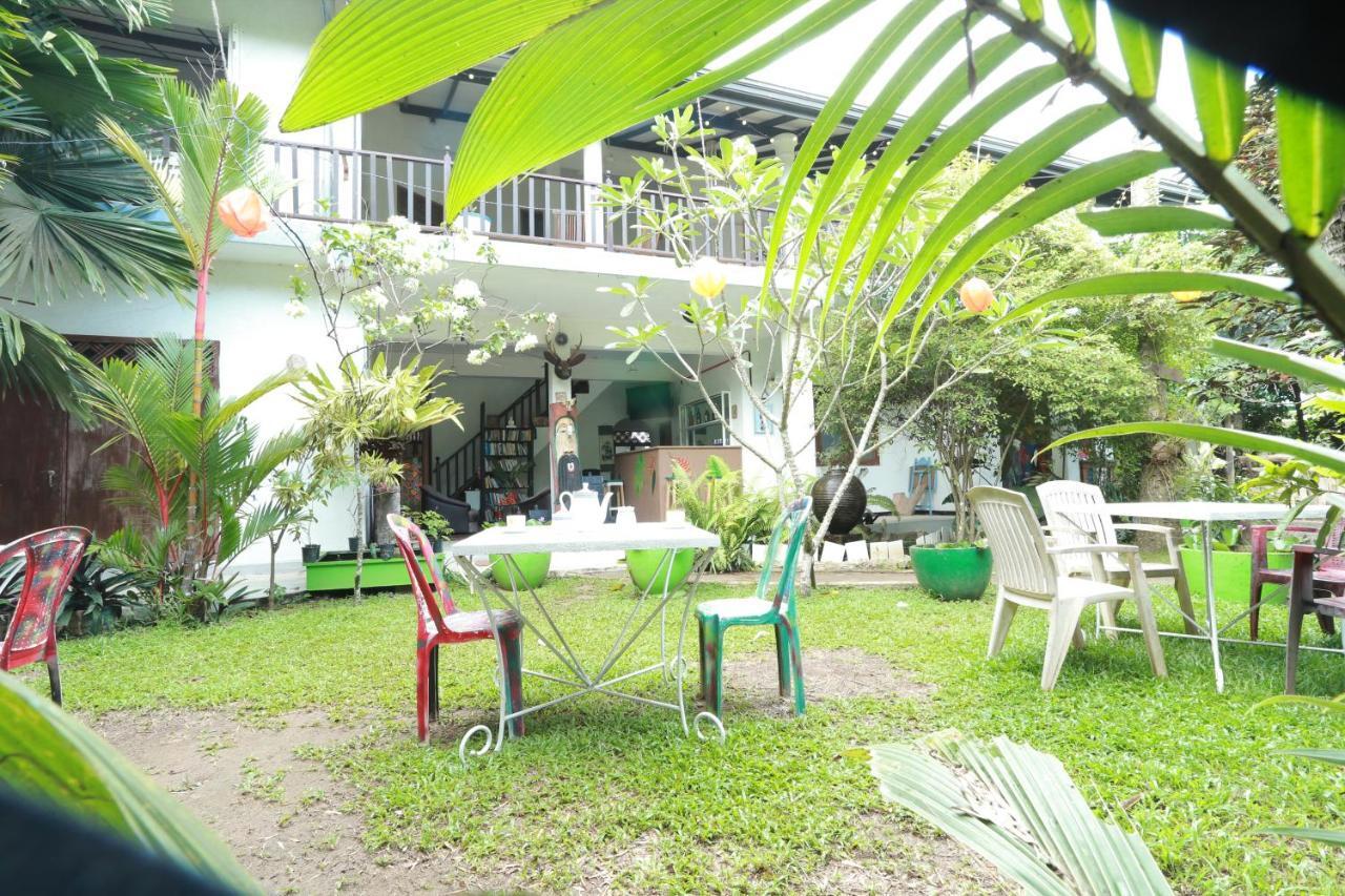 Pearl Villa Rooms And Hostel Unawatuna Buitenkant foto